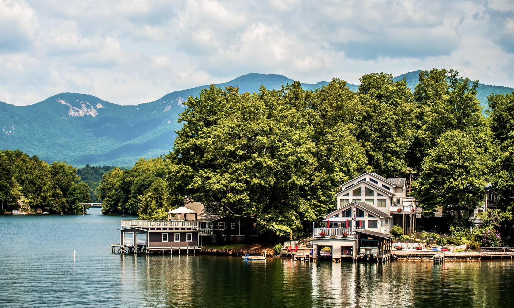 Holiday rentals in Lake Lure