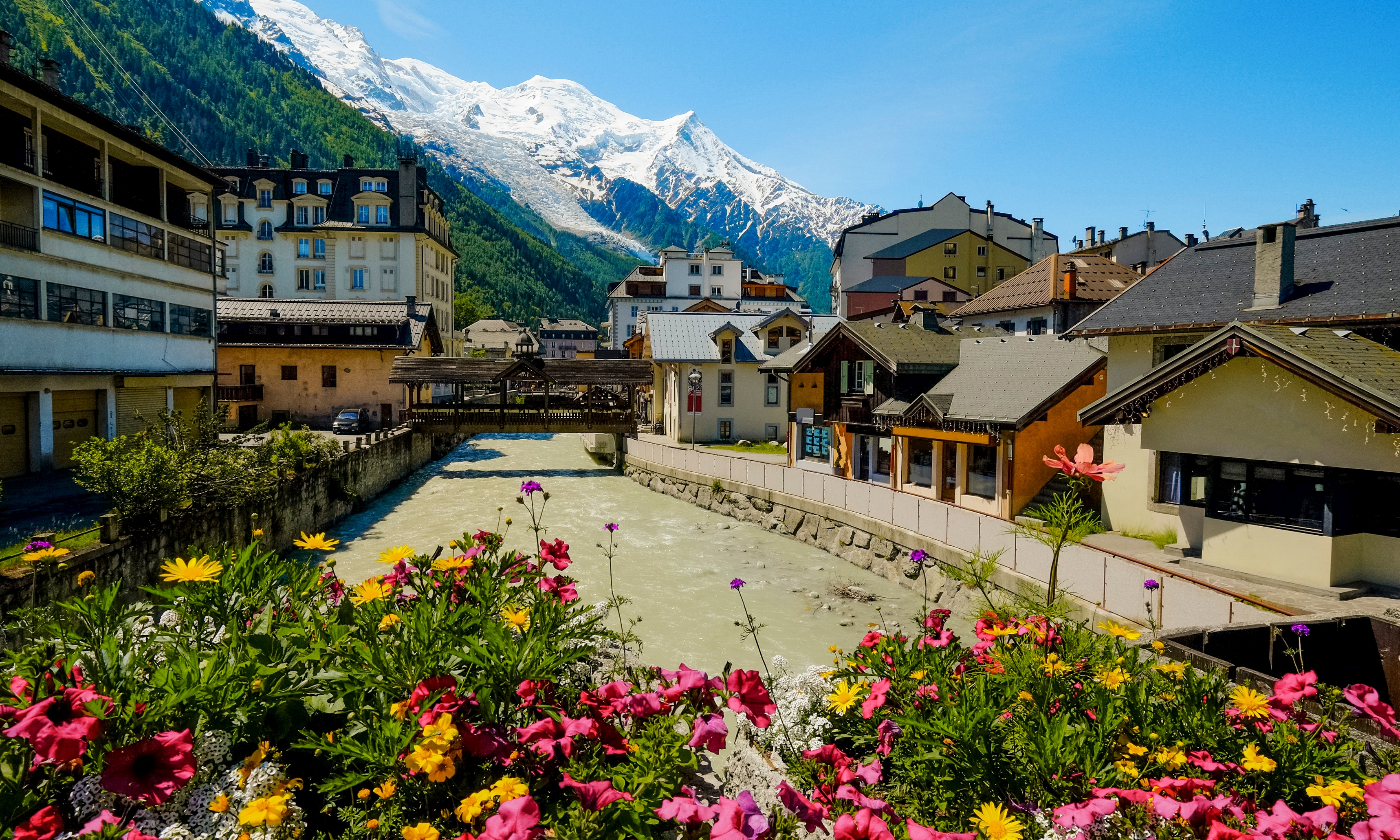 Chamonix Holiday Rentals & Homes - Auvergne-Rhône-Alpes, France | Airbnb