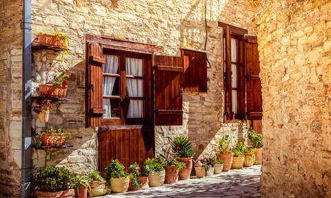 Villa rentals in Larnaca