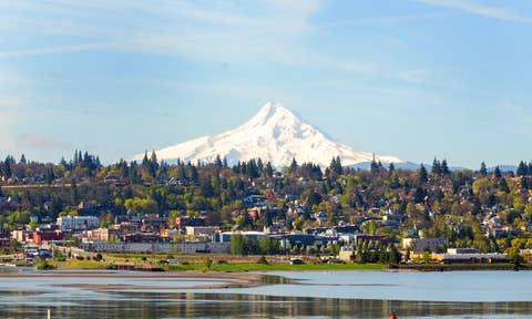 Holiday rentals in Hood River