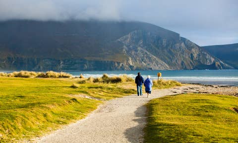 נכסים להשכרה עם גישה לחוף הים באזור Achill Island