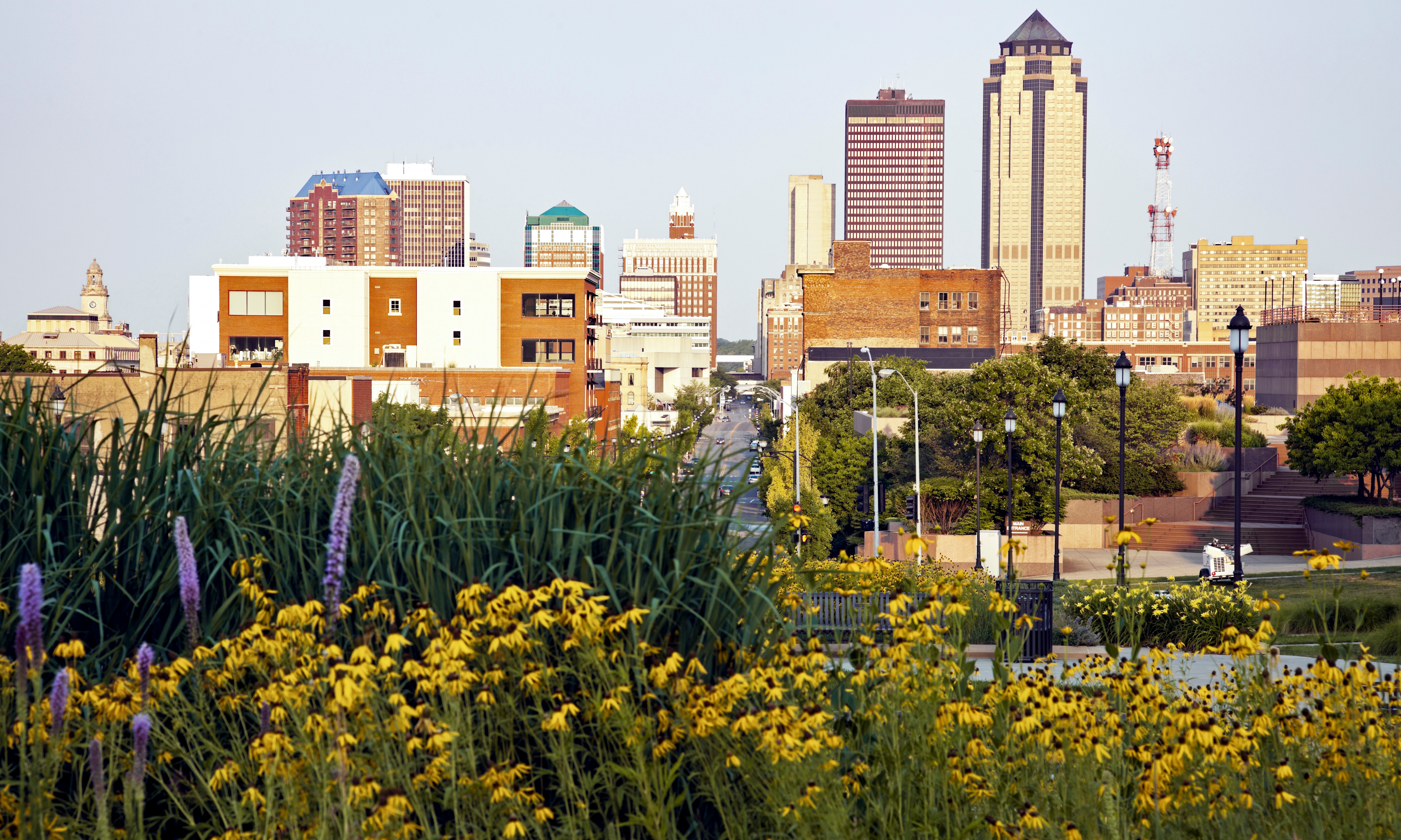 holiday travel des moines