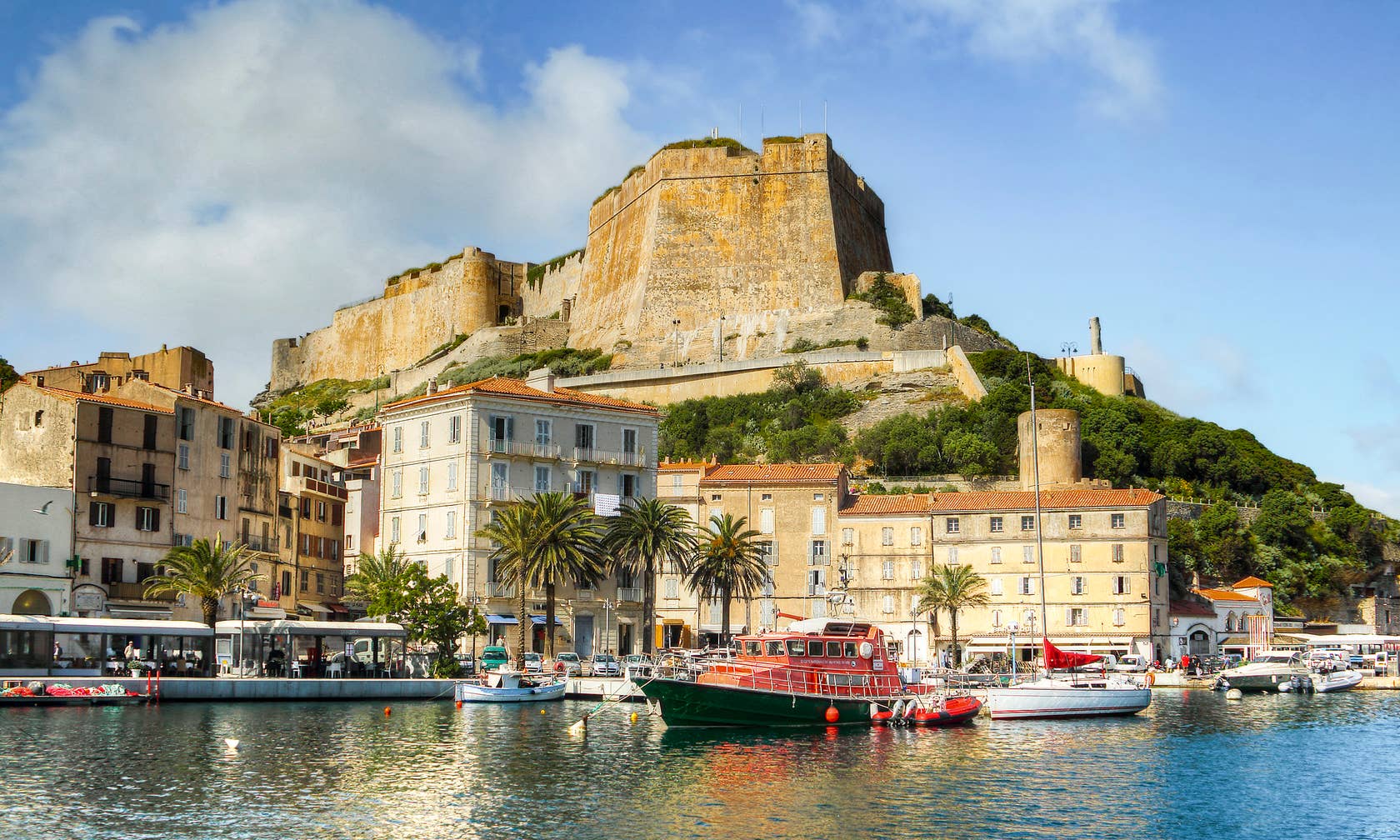 Sewaan percutian di Corsica