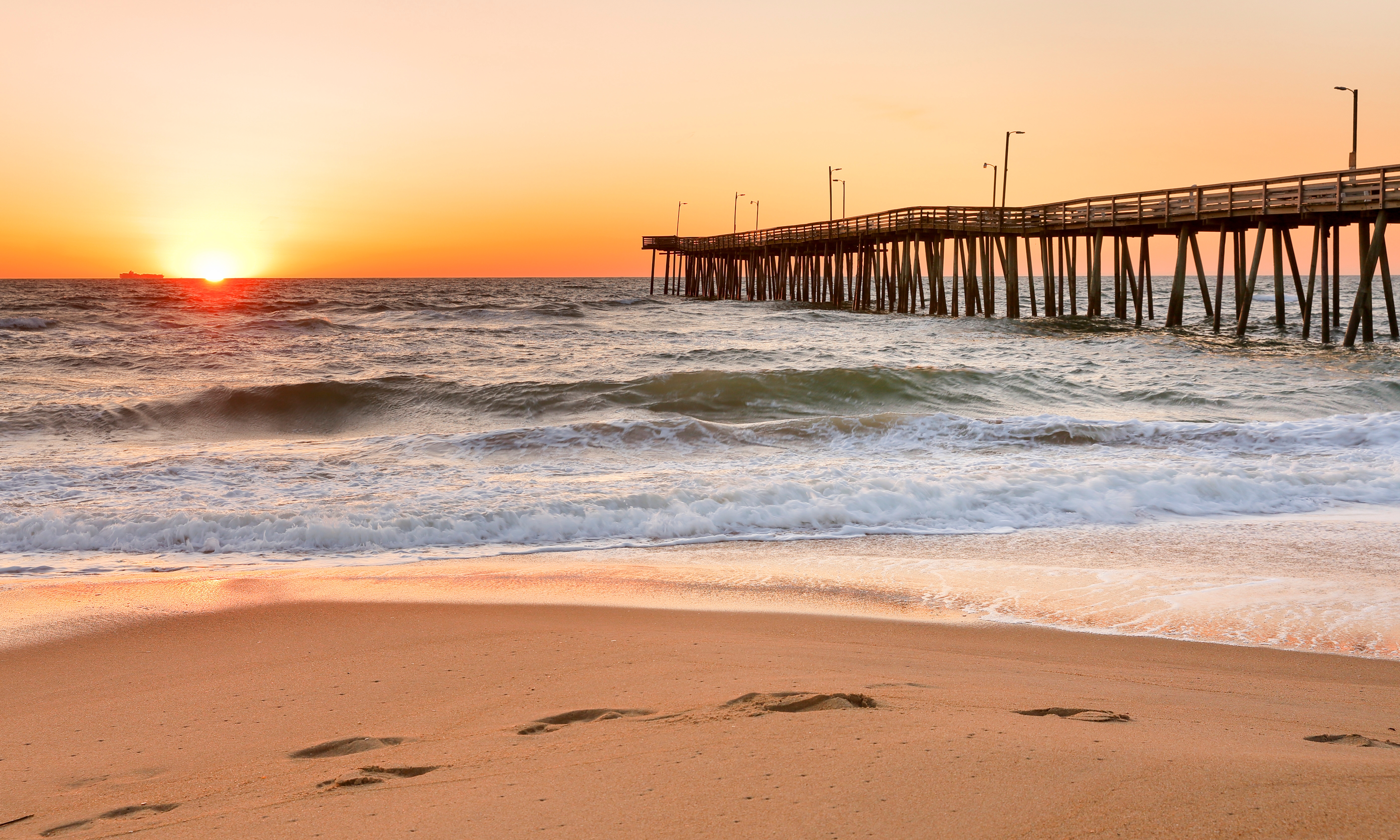 Download Virginia Beach Fishing Pier Wallpaper