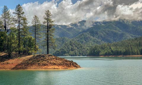 Изнајмување на сместувања за одмор во Shasta Lake