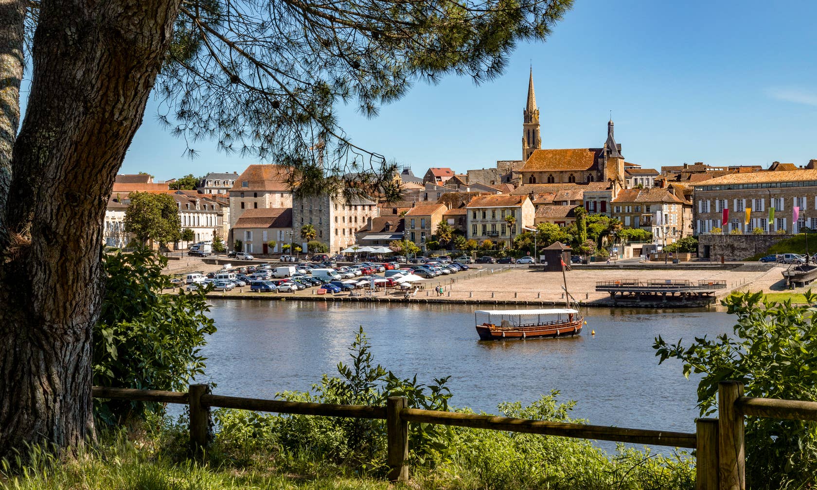 Zakupi počitniških nastanitev v kraju: Dordogne