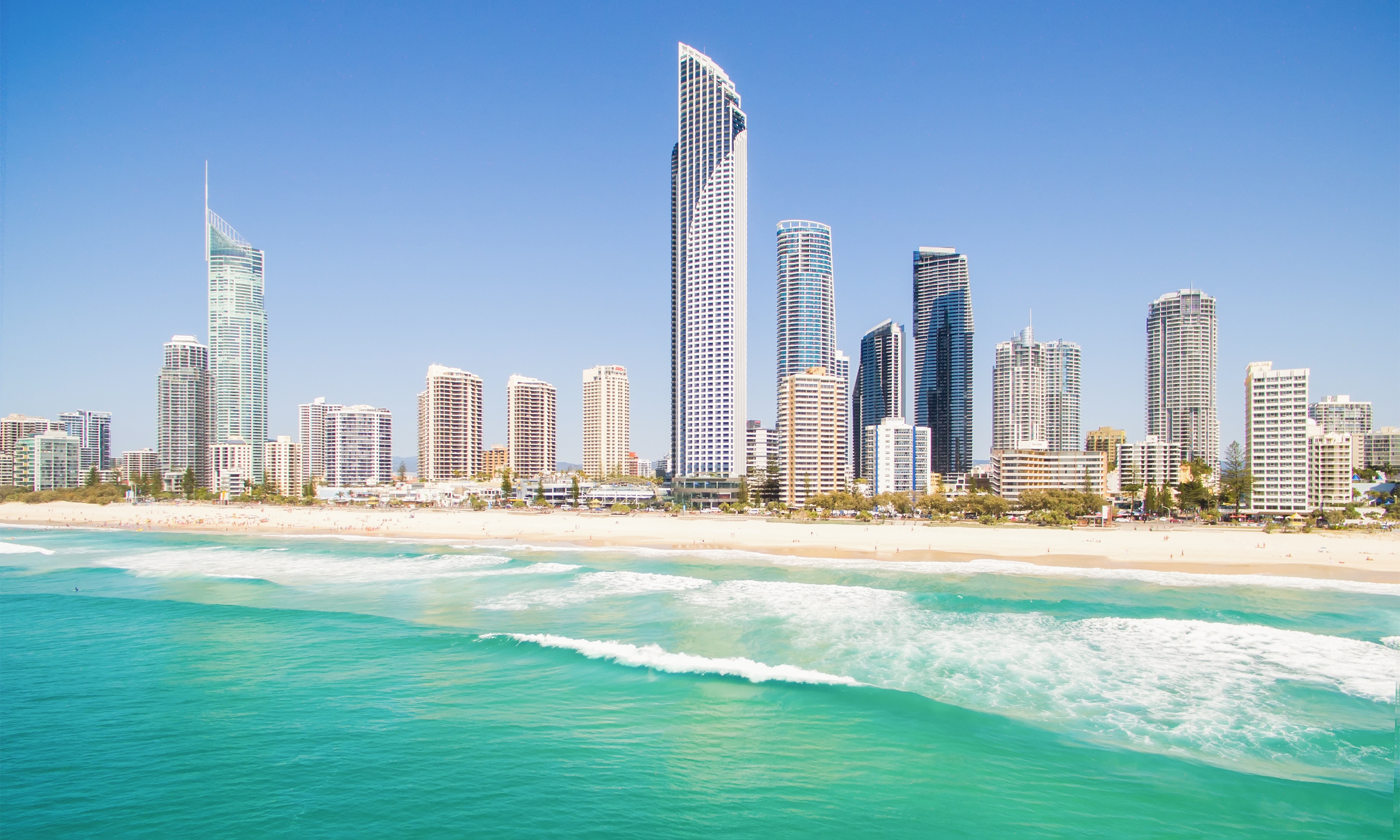 Surfing Super Smooth Waves - Surfers Paradise and Straddie 