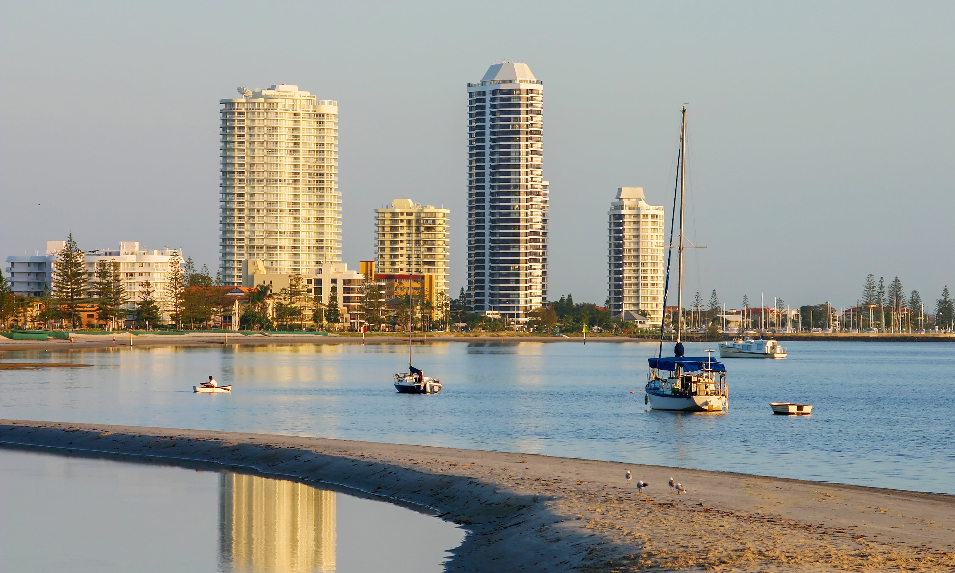 Runaway bay. Сент Питерсберг США. Корла Синьцзян. St Petersburg Pier сент-Питерсберг. Флорида сент Петербург.