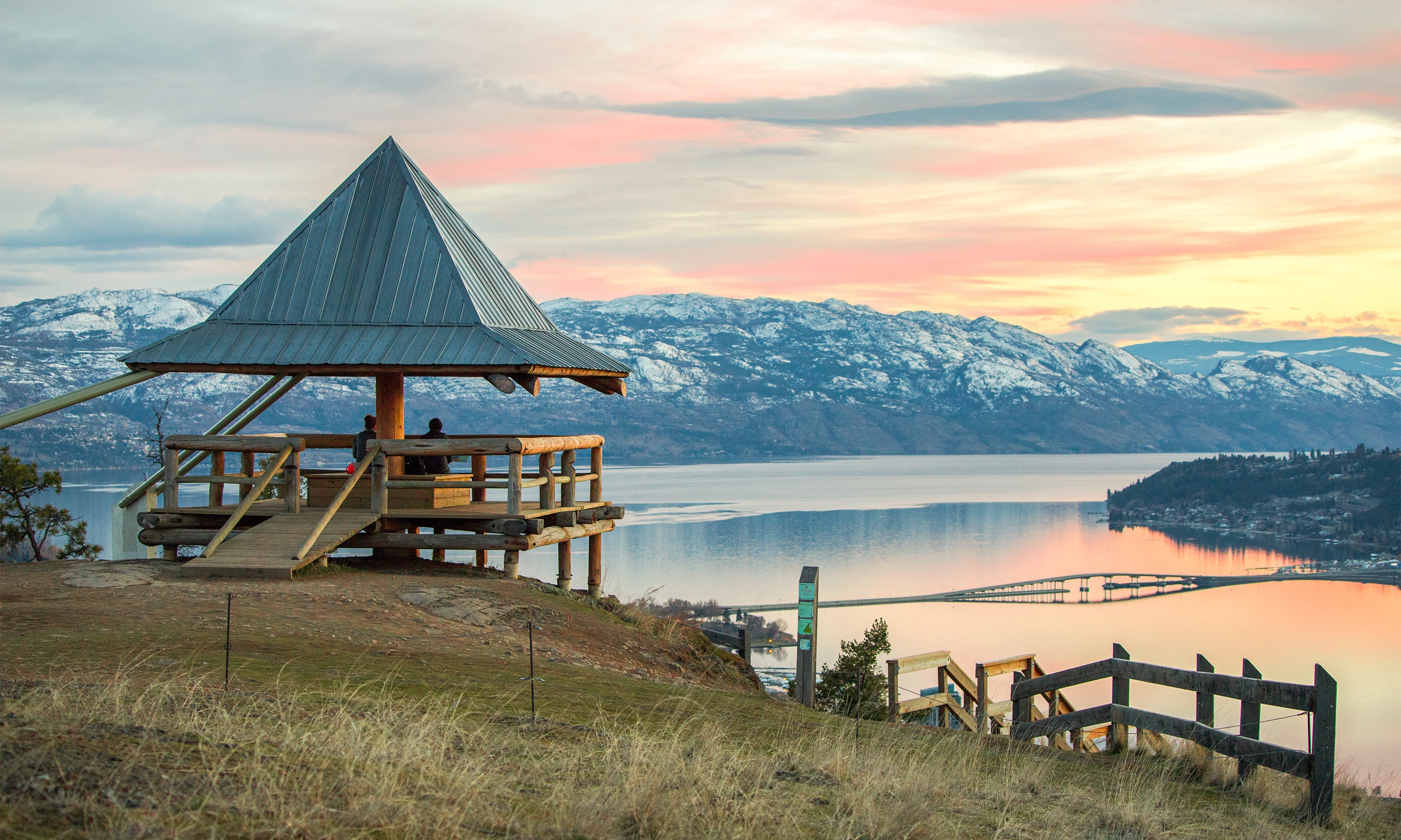 Okanagan Lake Cabin Vacation Rentals - British Columbia, Canada