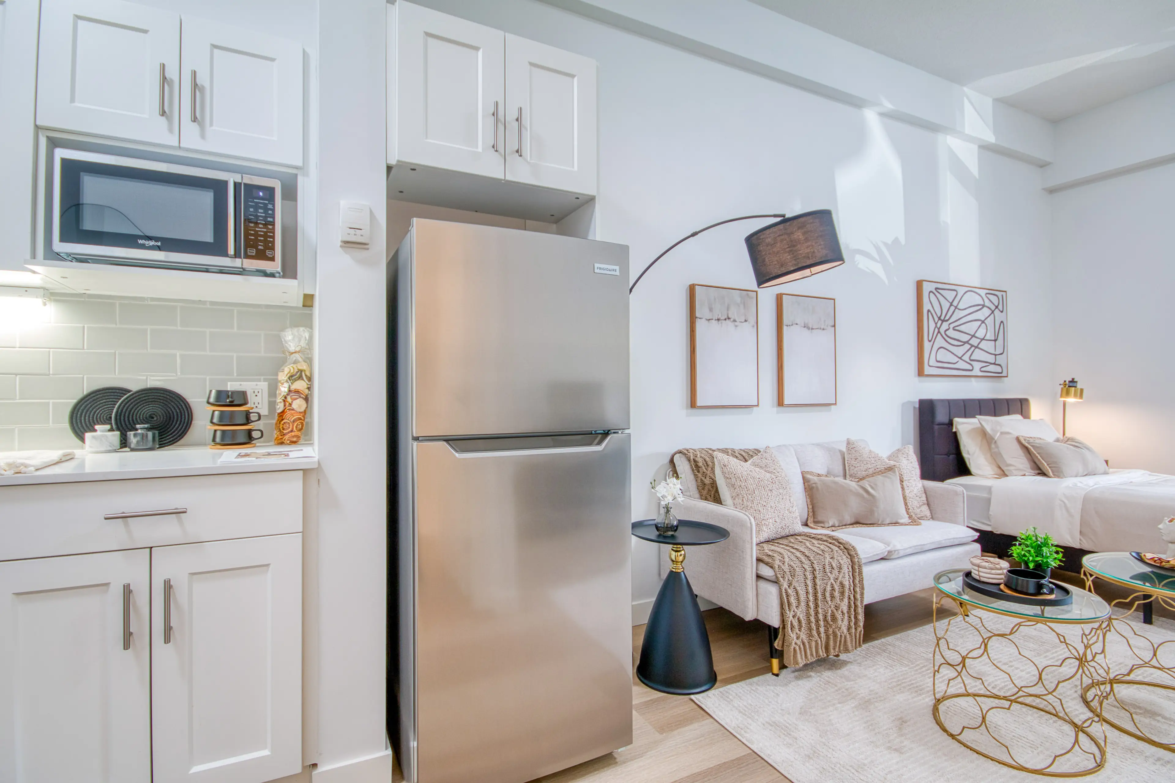 Studio Suite - Kitchen - Fleetwood Villa, Surrey