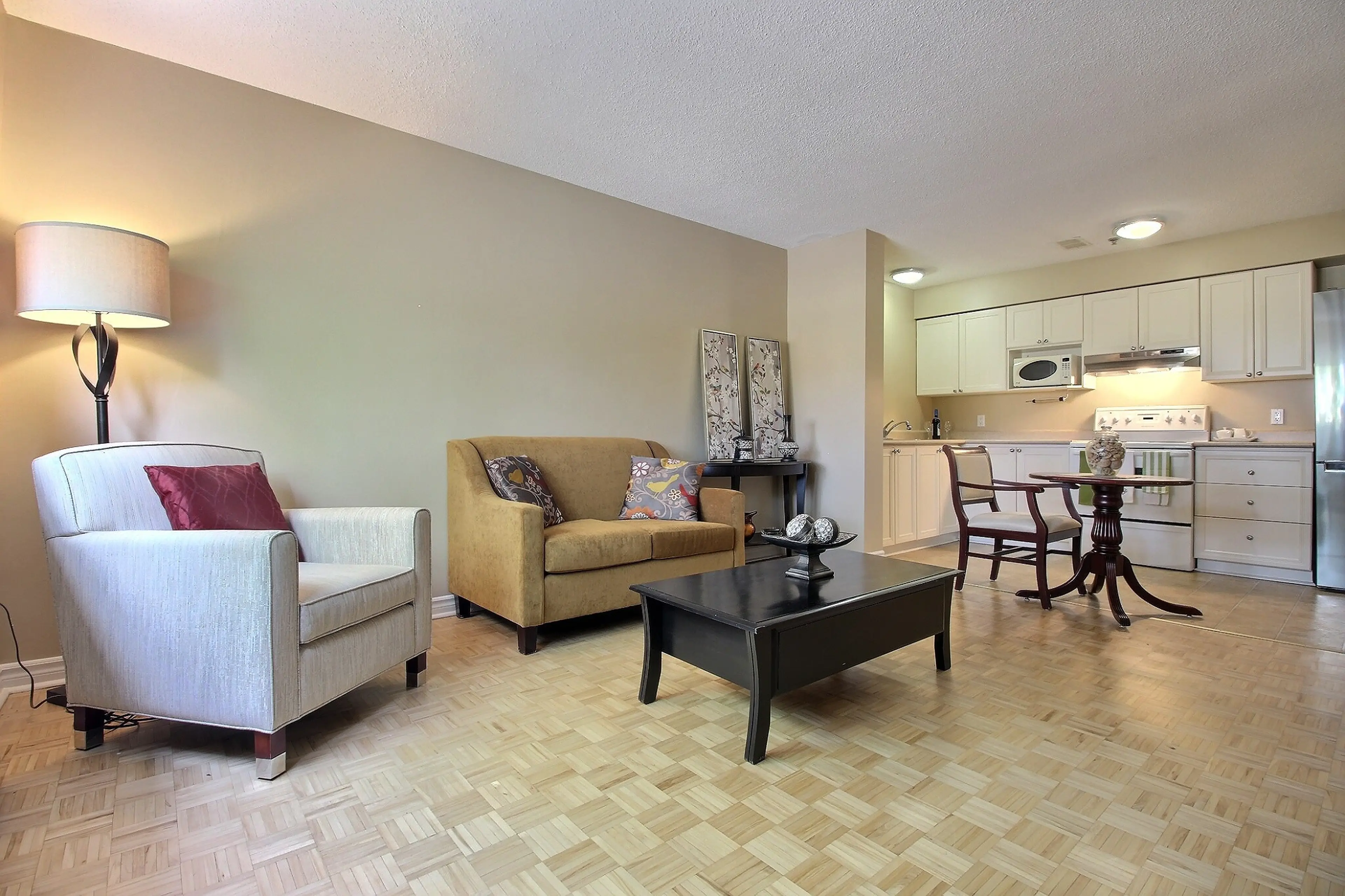 Heritage model suite - living room 
