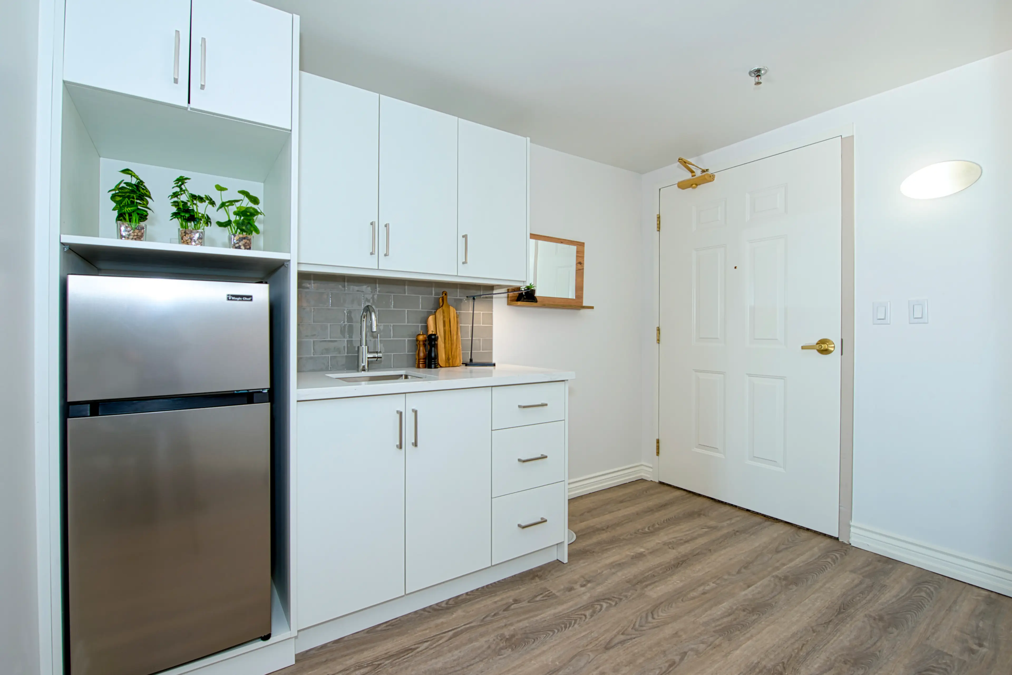 Model Suite - Kitchenette, Kingsway, Etobicoke