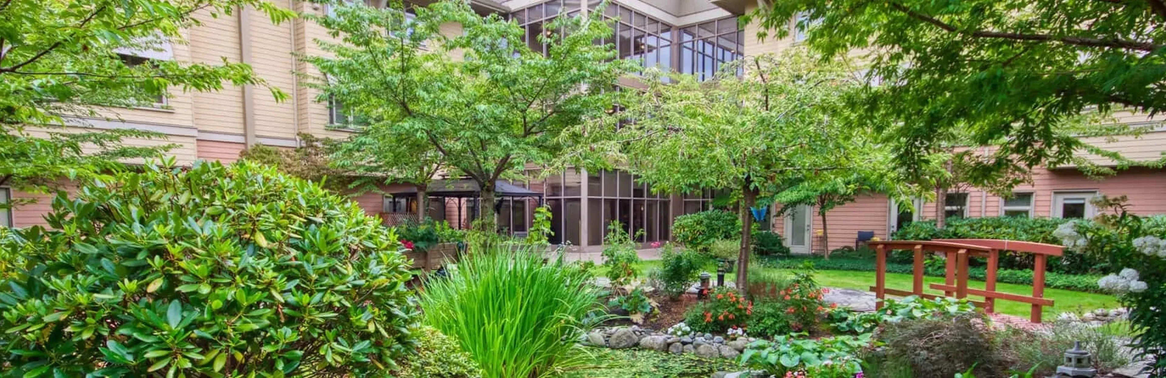 Outdoor Garden, Fleetwood Villa, British Columbia