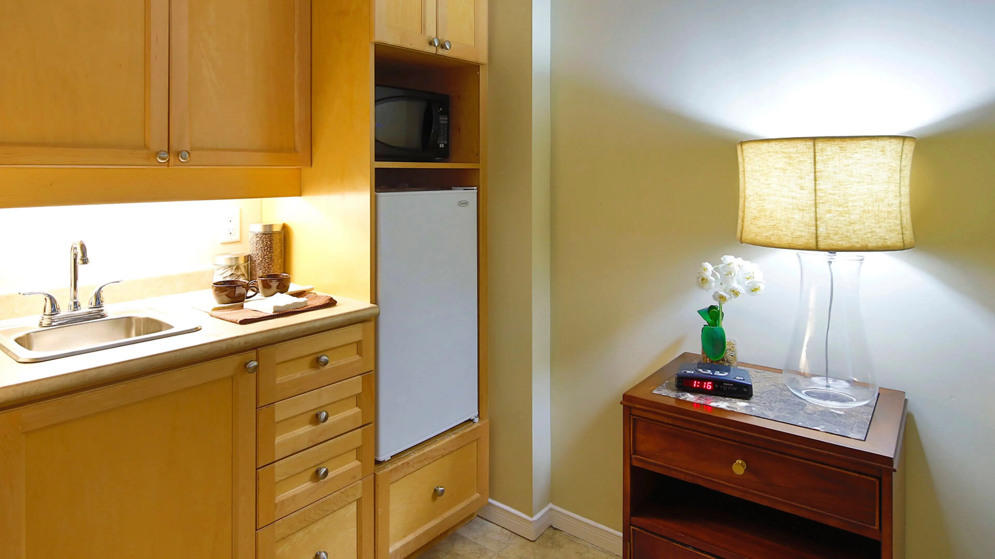 Donway Place Model Suite, Studio - Kitchenette
