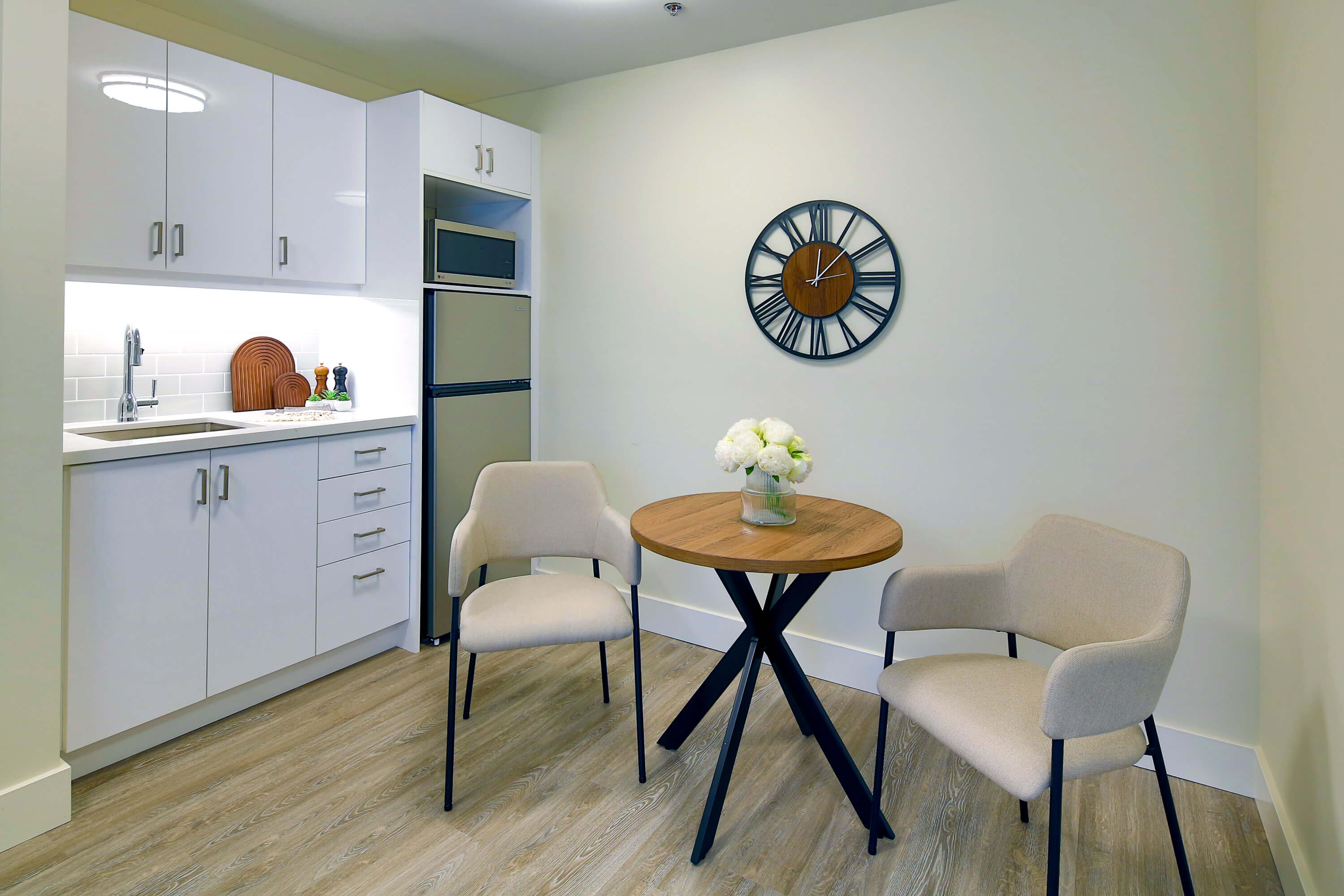 Model Suite, Kitchenette, Greenway, Brampton
