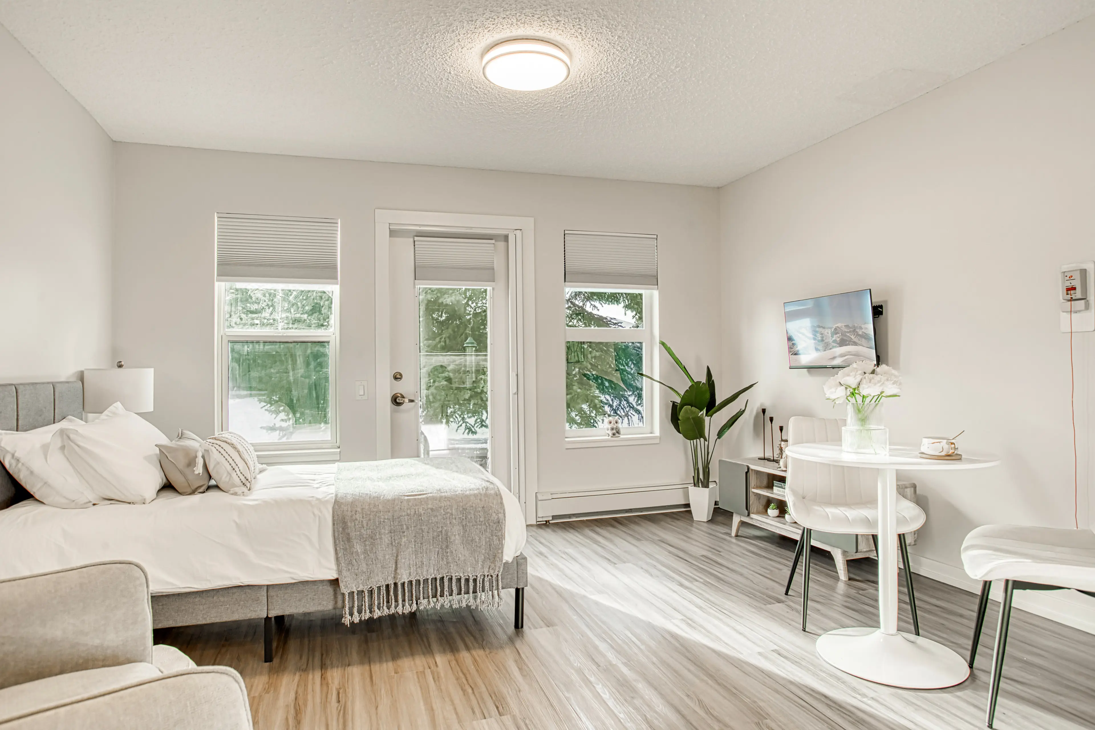 Model Suite, Bedroom