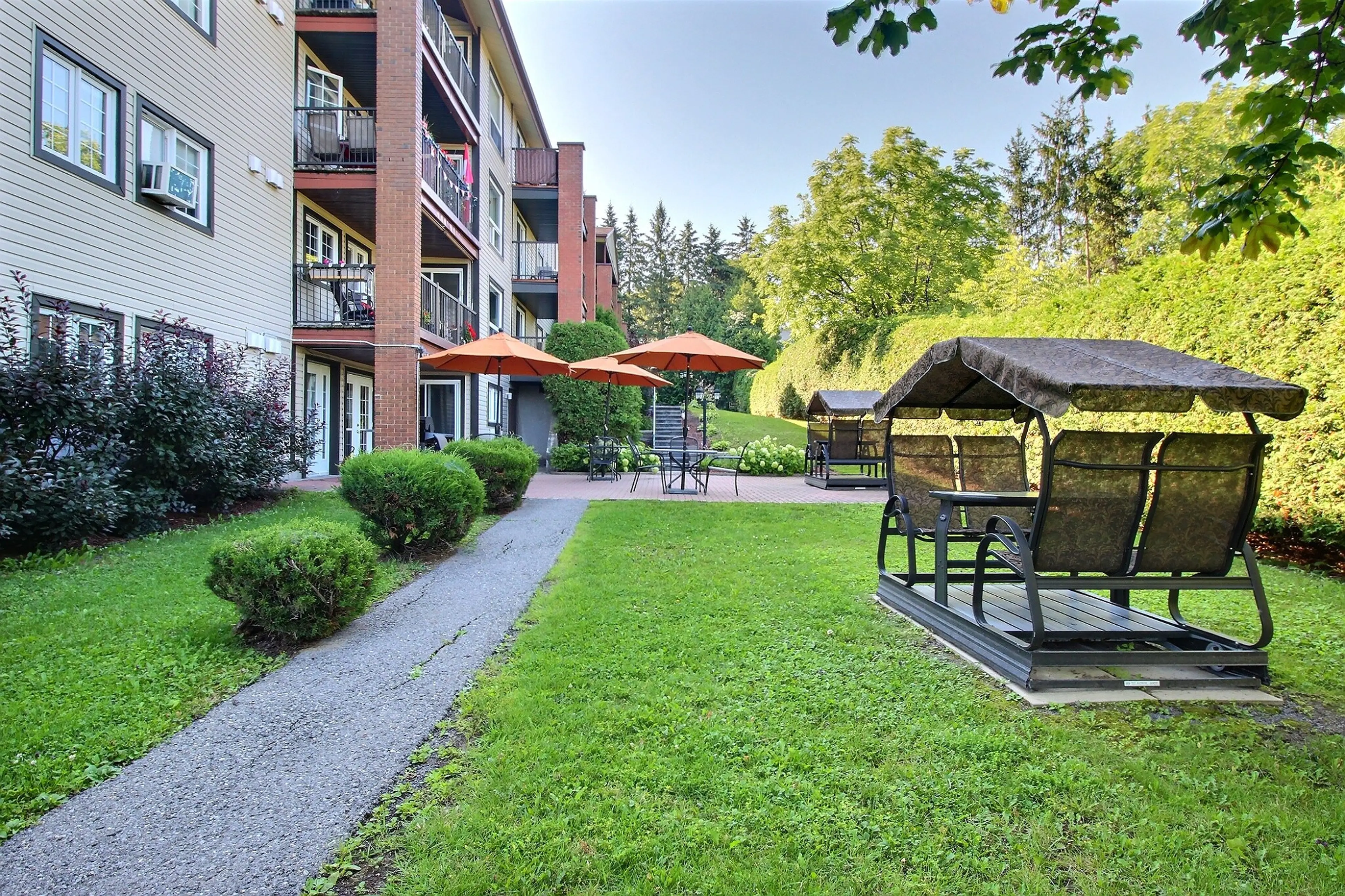 Courtyard, Belcourt, Orléans