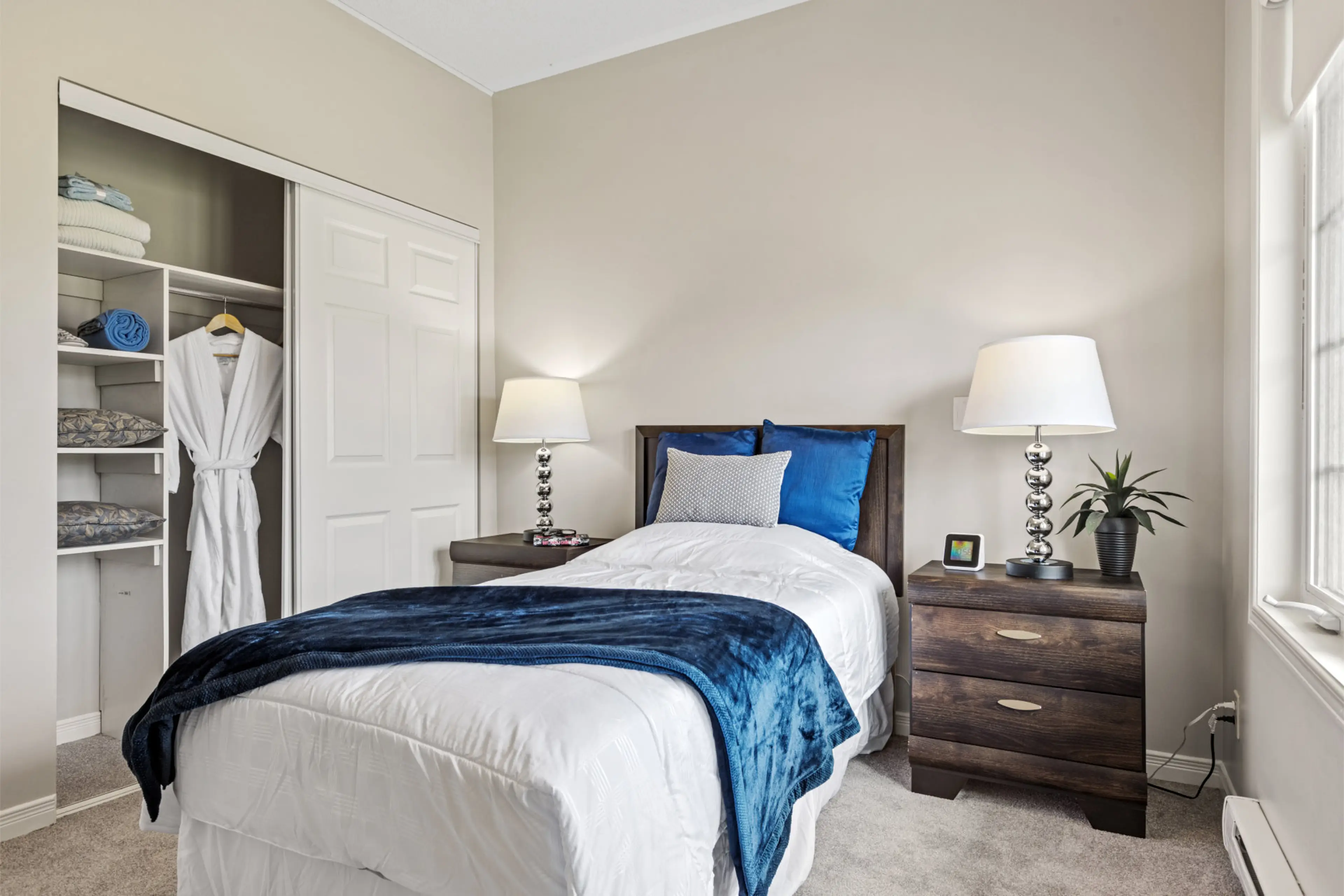 Model Suite Bedroom, Venvi Heritage Manor