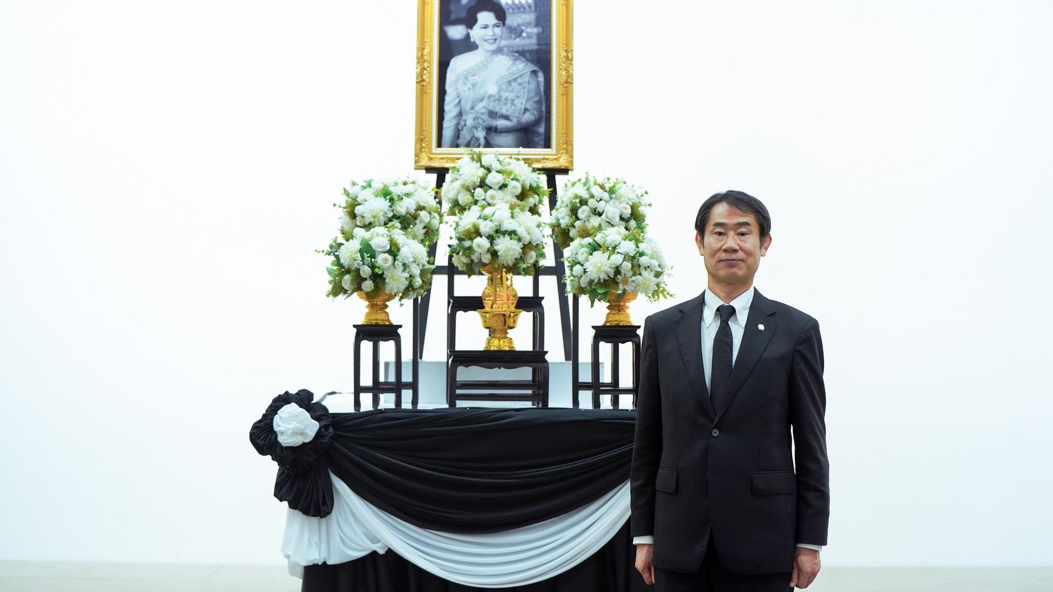 ตรีเพชรอีซูซุเซลส์ และกลุ่มตรีเพชร ร่วมถวายอาลัย “สมเด็จบรมราชชนนีพันปีหลวง”