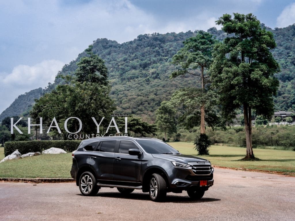 หนาวนี้ไปขับรถเล่นขึ้นเขาใหญ่กัน เที่ยวอุ่นใจ จุของเยอะ ปลอดภัยไปกับ ISUZU MU-X