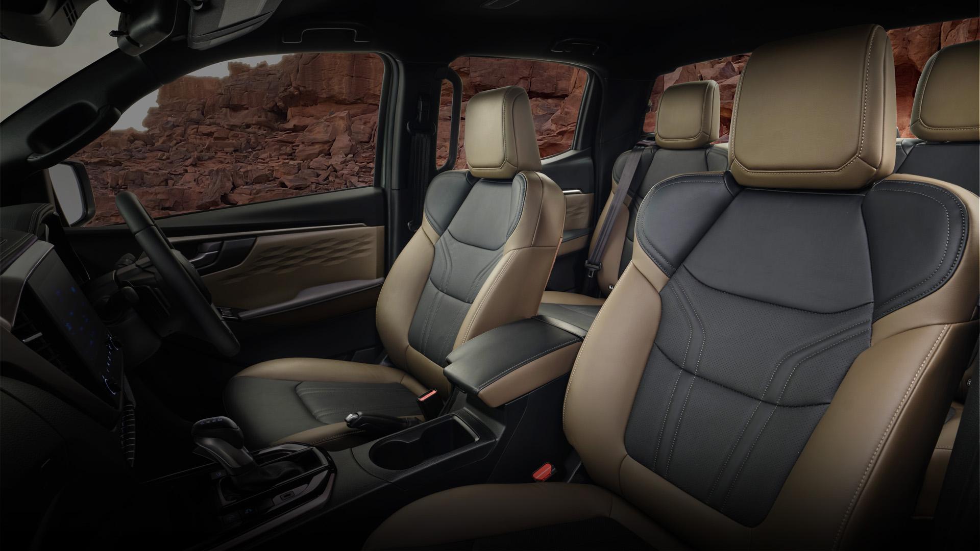 ภายในห้องโดยสาร ISUZU V-CROSS 4x4 รุ่นใหม่