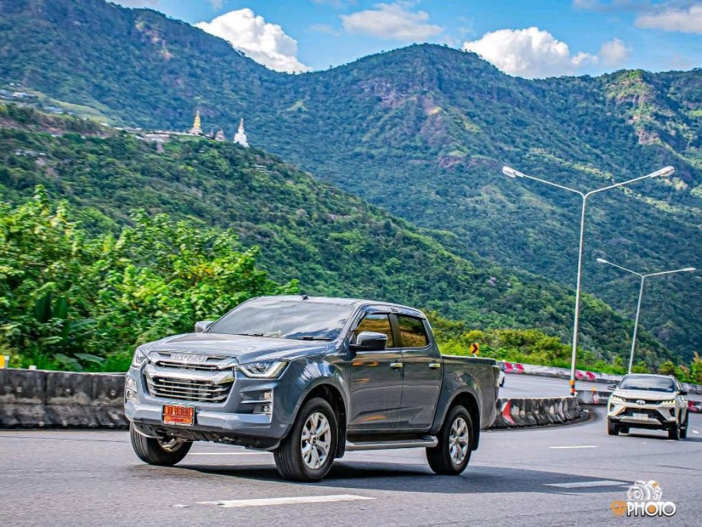 ความสุขของชีวิต คือ การได้ออกไปใช้ชีวิต ISUZU D-MAX Hi-Lander รถคู่ใจไปไหนไปกัน
