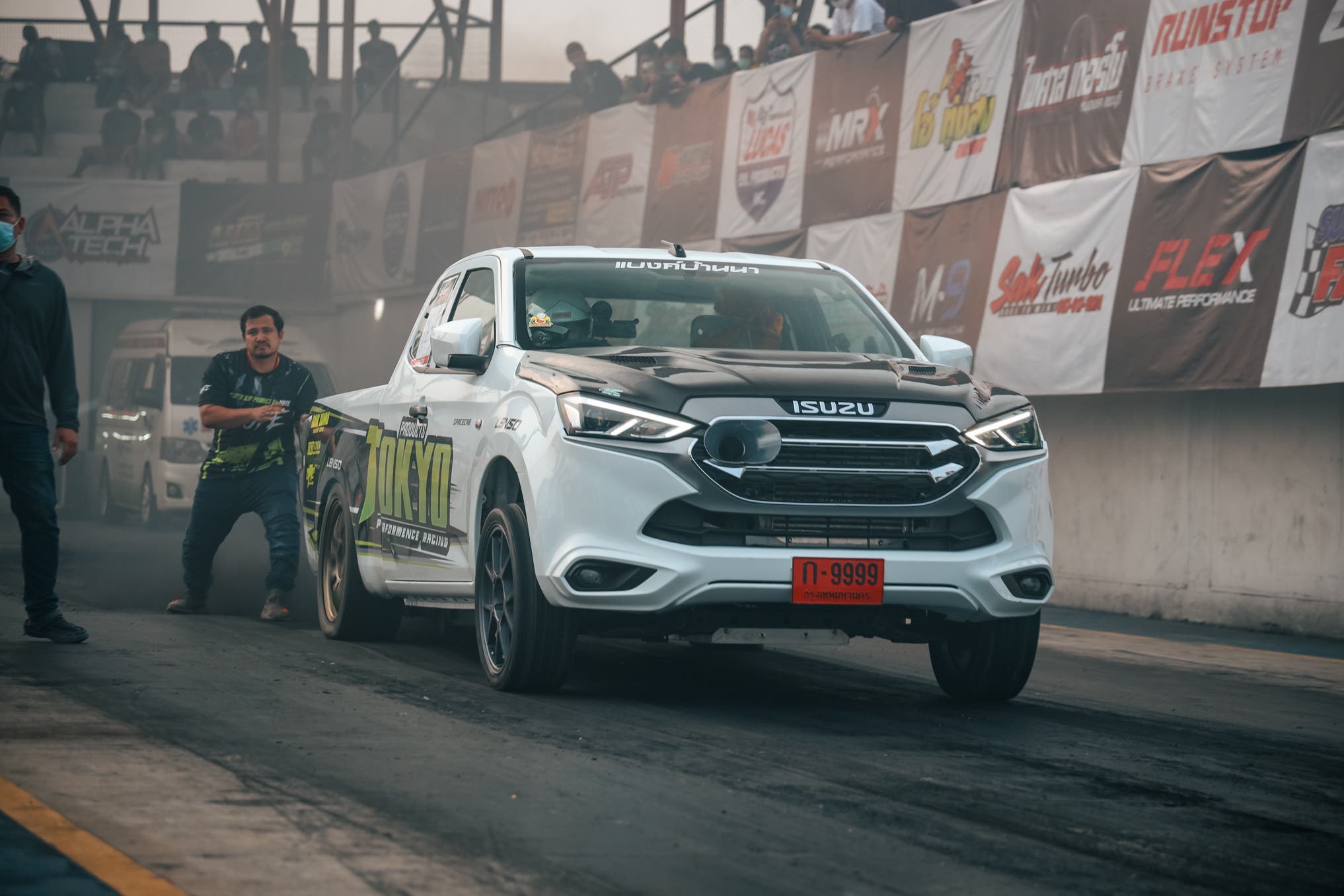 อีซูซุระเบิดความมันส์! ท้าประลองความเร็วในการแข่งขัน ISUZU RACE SPIRIT 2022  รอบชิงชนะเลิศ ค้นหาสุดยอดรถ “อีซูซุ ดีแมคซ์” เร็วสุดขีด จี๊ดสุดขั้ว