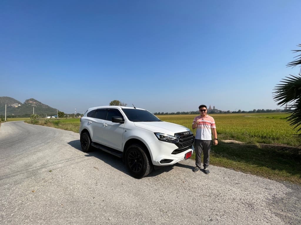 ปลอดภัยกับทุกเส้นทางกับ ISUZU กลับไปถ่ายกับทุ่งนาแถวบ้าน