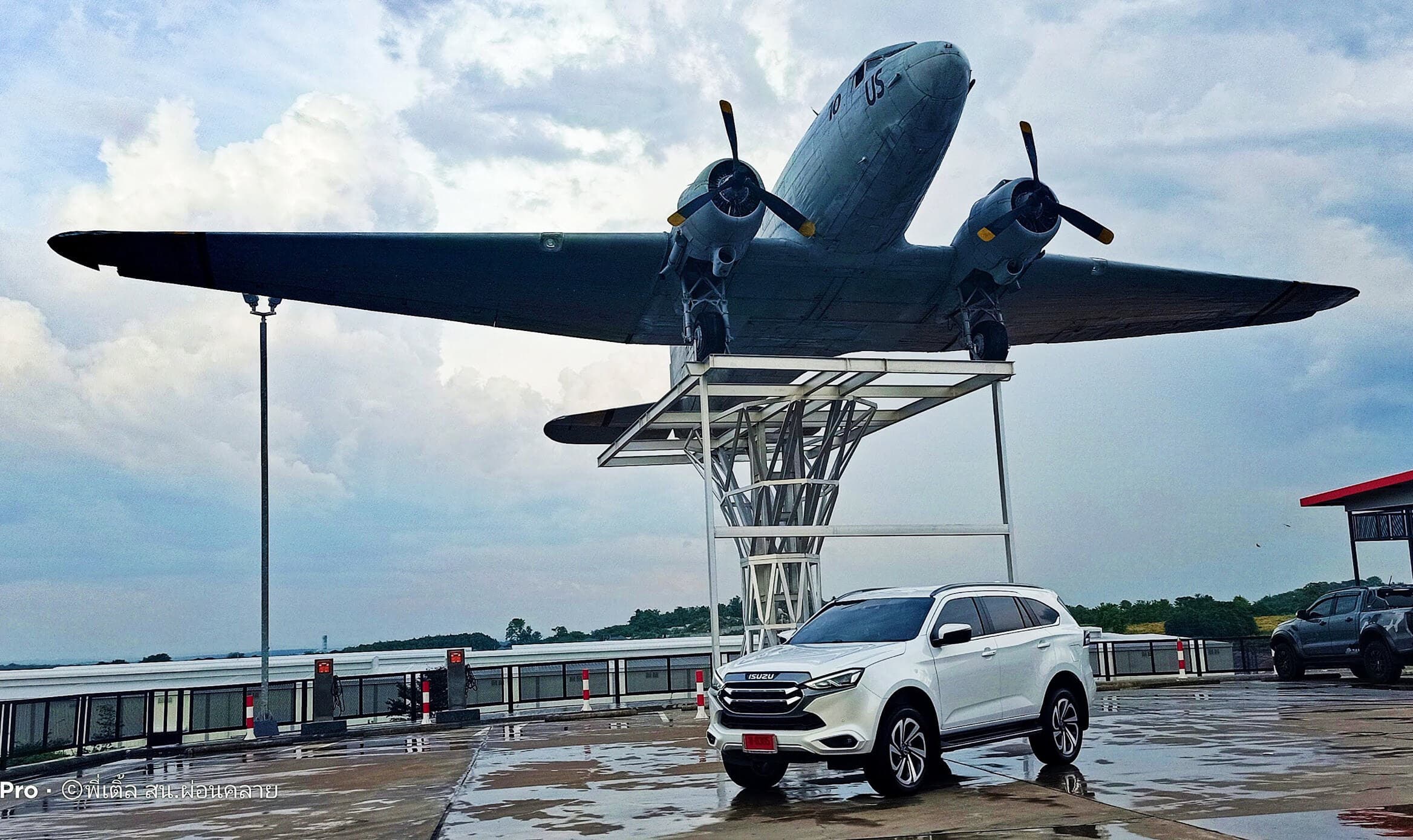 อุ่นใจกับเพื่อนร่วมทาง พุ่งทะยานท่องเที่ยวทั่วไทย และมั่นใจในบริการหลังขาย ที่โดดเด่น เหนือใคร ไปกับ MU-X ครับ