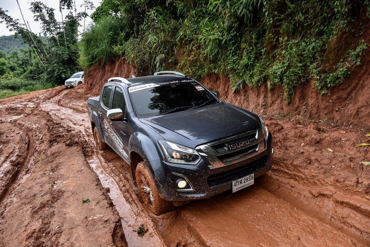 “Isuzu V-Cross Max 4×4” ขีดสุดแห่งสปอร์ตออฟโรด