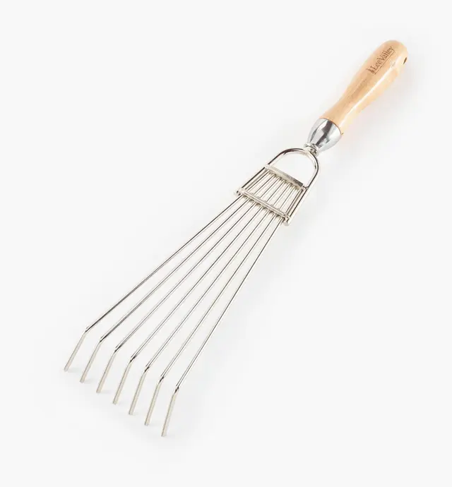 image of Lee Valley Hand Rake