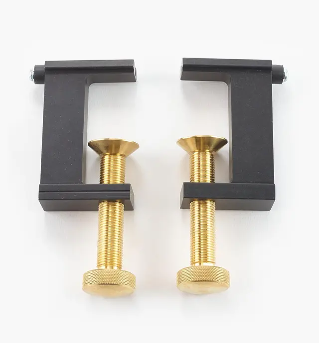 image of Brides de serrage d'une capacité de 2 po pour guide de coupe pour outils électriques et guides de sciage magnétiques Veritas