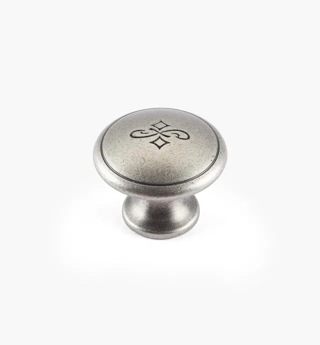 image of Detailed Bow Knobs