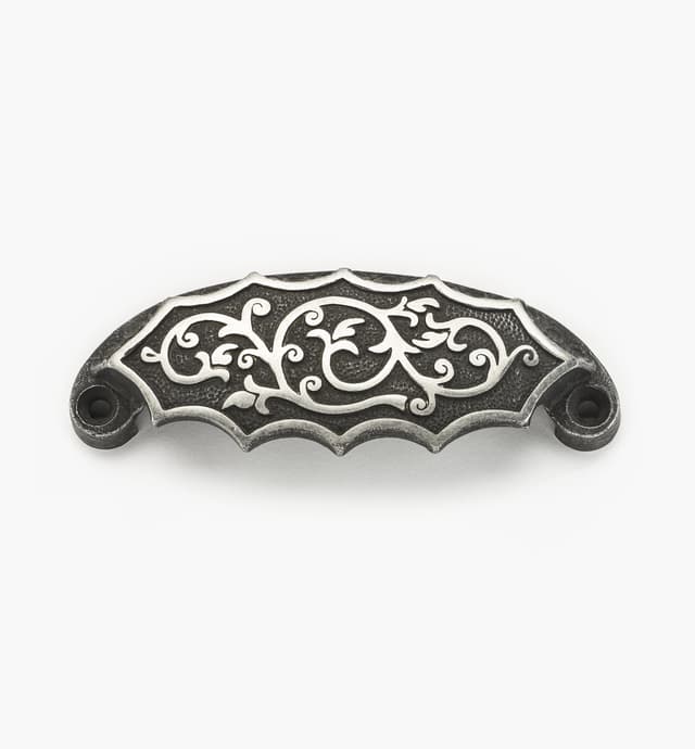 image of Scalloped Victorian Cup Pull