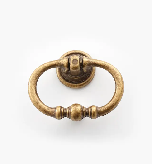 image of Poignée à anneau ovale à trois perles, série II