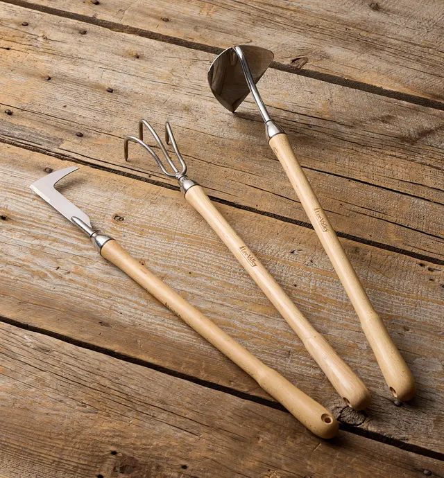 image of Lee Valley Mid-Length Garden Tool Sets
