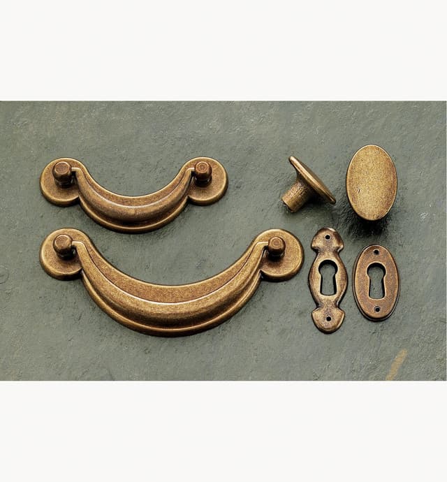 image of Regency Suite III Hardware