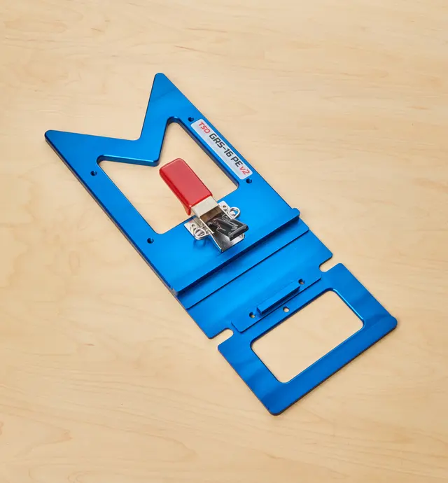 image of Équerre à bords parallèles GRS-16 PE v2 pour rail de guidage