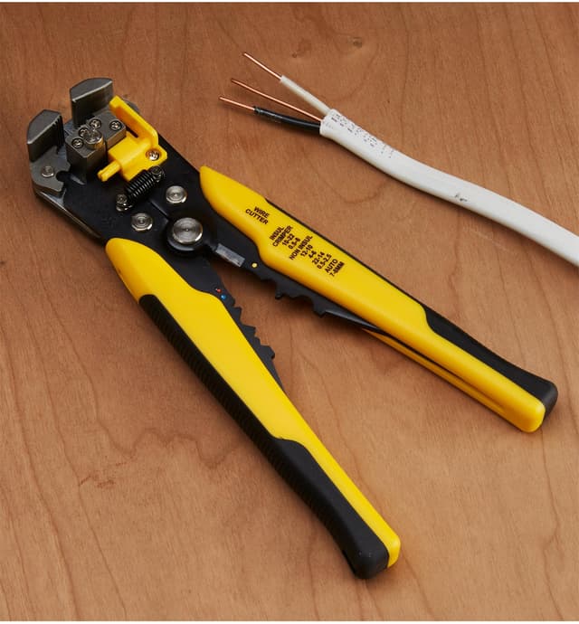 image of Self-Adjusting Wire Stripper