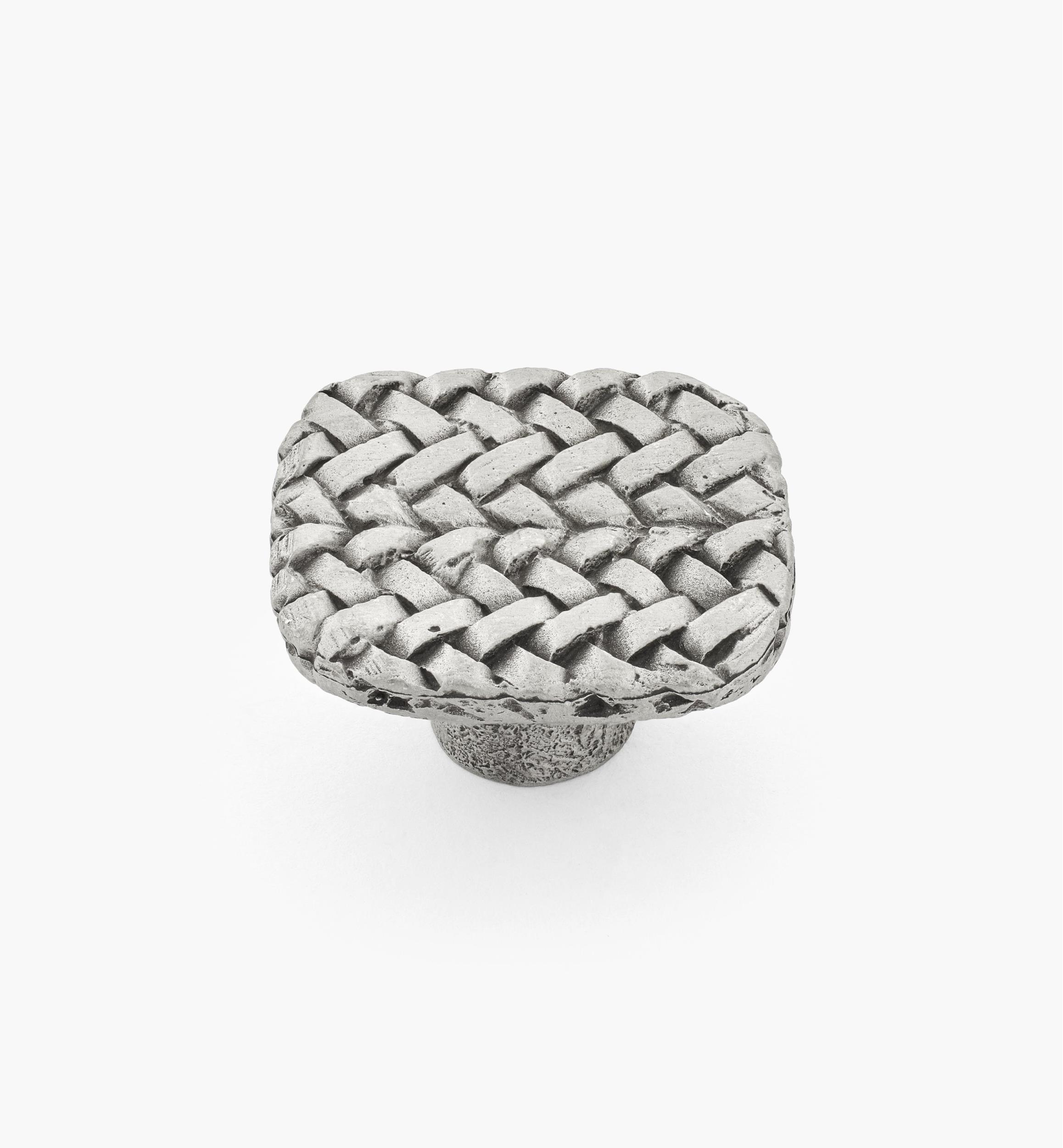 Bouton en étain à tressage à chevrons