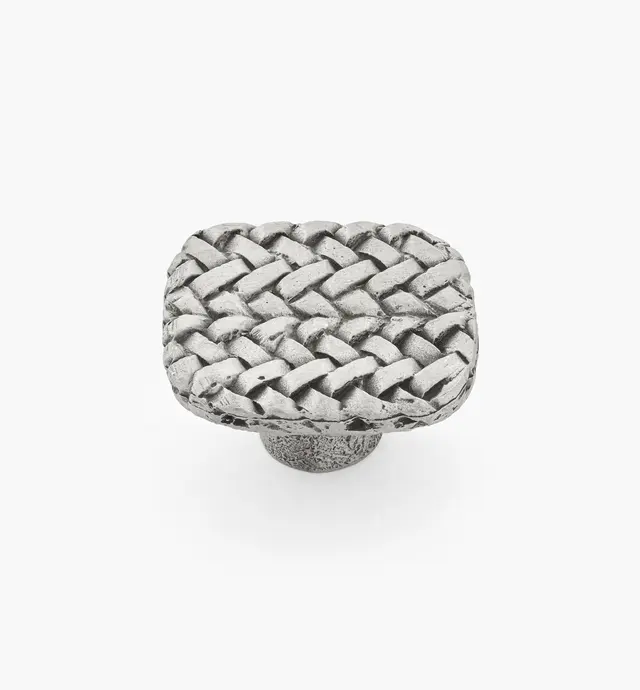 image of Bouton en étain à tressage à chevrons