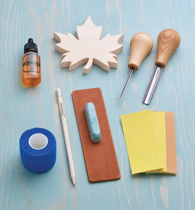 image of BeaverCraft Maple Leaf Carving Kit â Lee Valley Exclusive