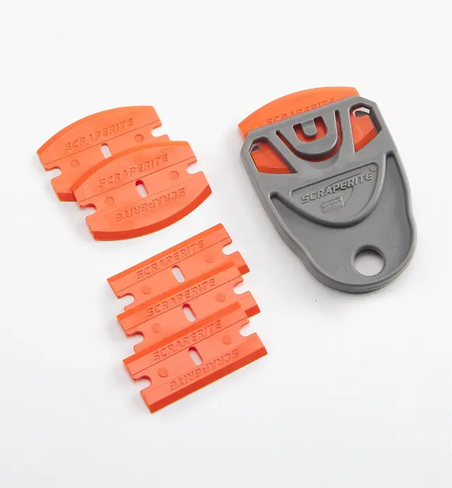 image of Petit grattoir et 6 lames de rasoir en plastique orange