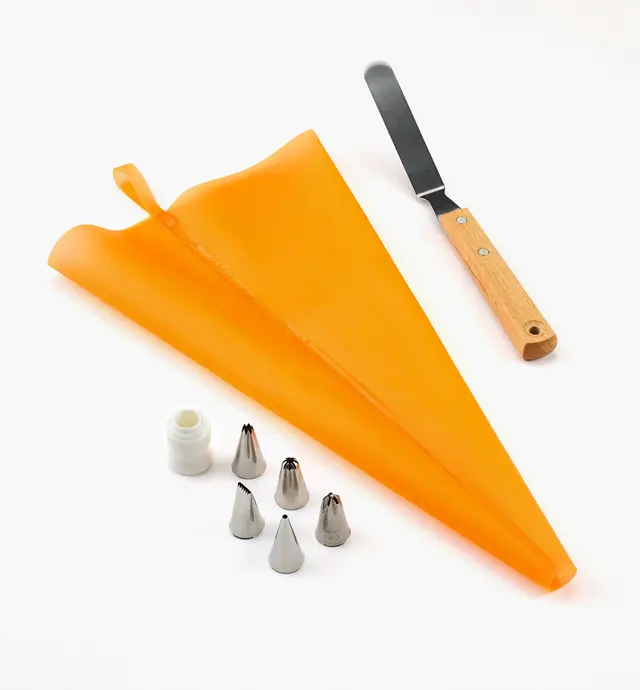 image of Cake Decorating Set