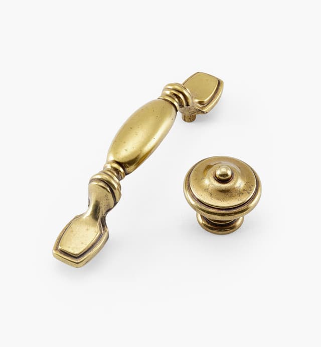 image of Belwith Lancaster Hand-Polished Knob & Pull