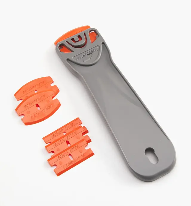 image of Grattoir de 6 po et 6 lames de rasoir en plastique orange