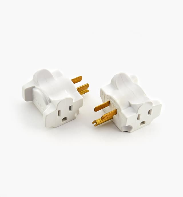 image of Adaptateurs de prise minces Hug-A-Plug