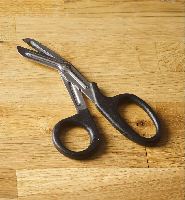 image of Clamshell Scissors