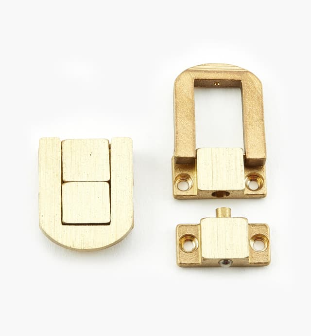 image of Crampons de fermeture coulés