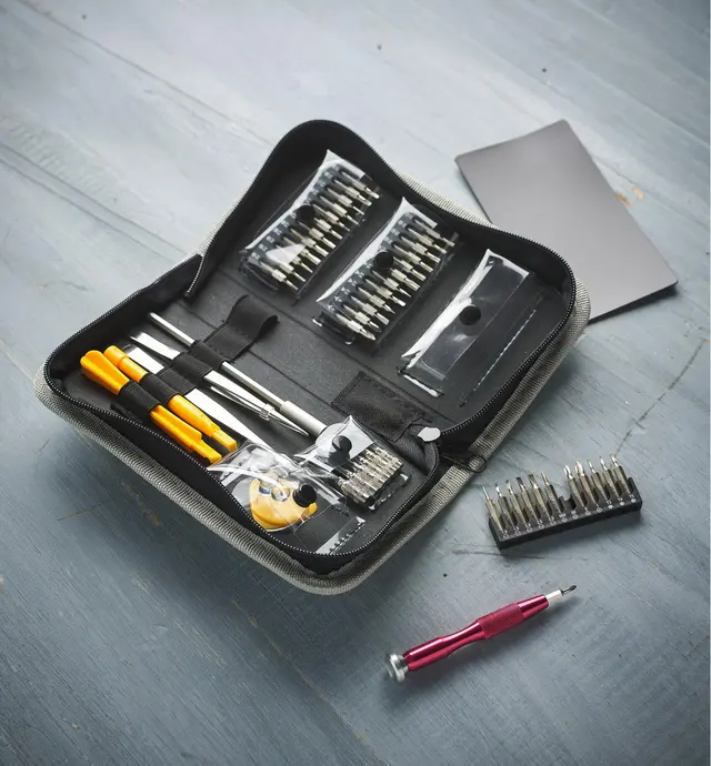 image of Trousse de 51 outils pour appareils électroniques